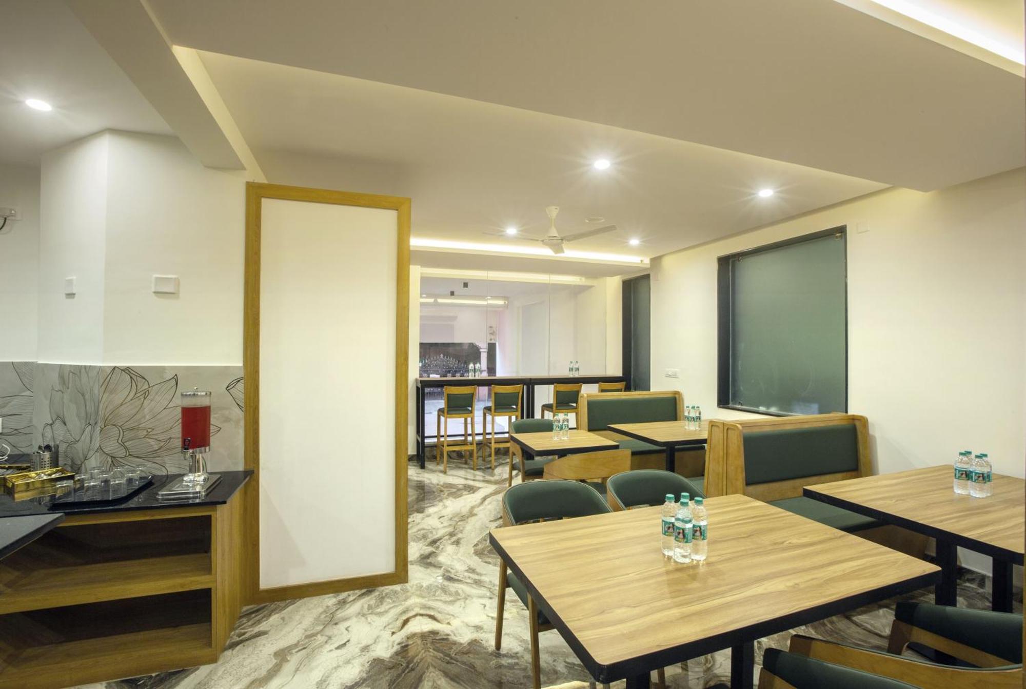 Hotel Sterling Plaza- Bangalore International Airport Dod Jala Экстерьер фото