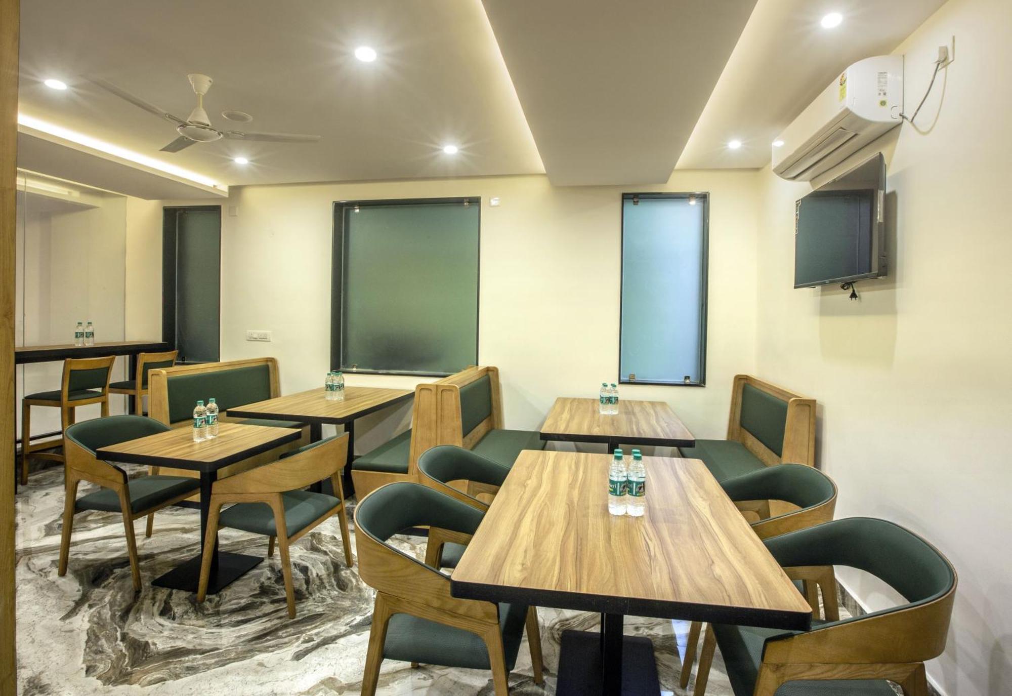 Hotel Sterling Plaza- Bangalore International Airport Dod Jala Экстерьер фото