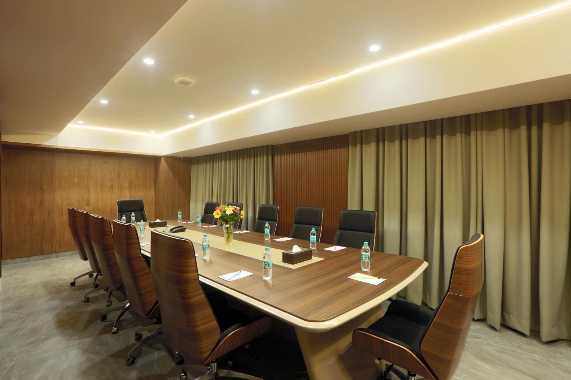 Hotel Sterling Plaza- Bangalore International Airport Dod Jala Экстерьер фото