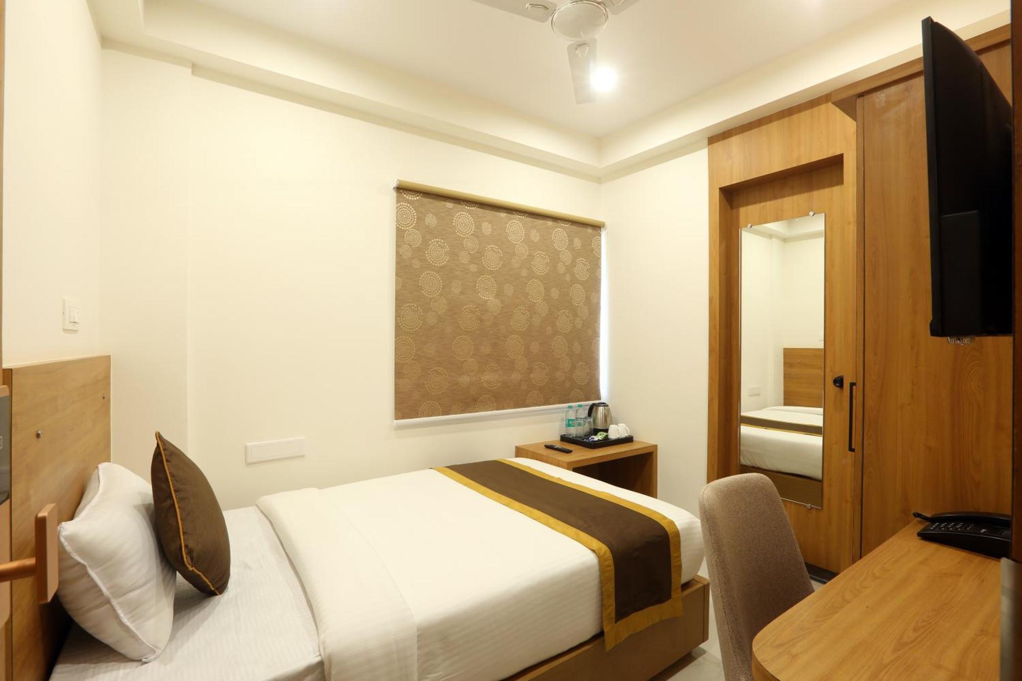 Hotel Sterling Plaza- Bangalore International Airport Dod Jala Экстерьер фото